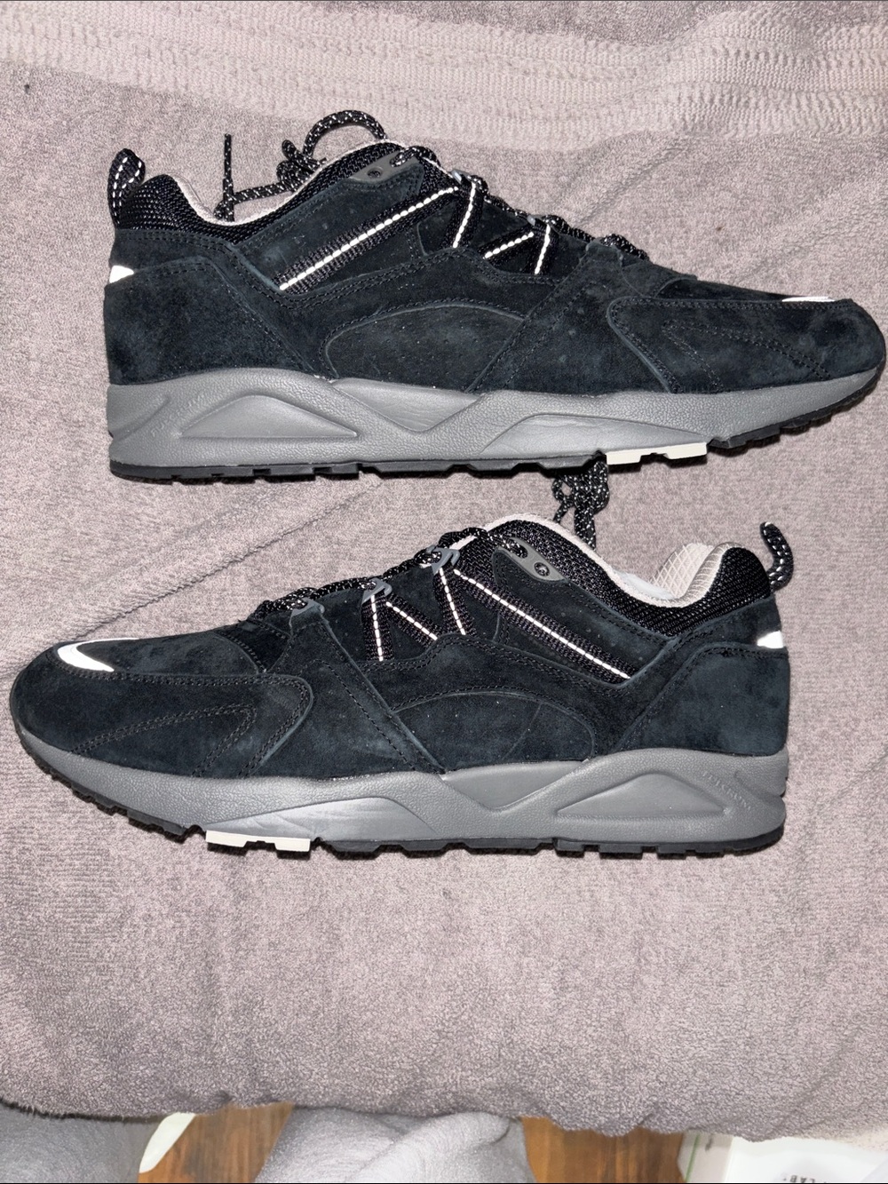 Men's Black Suede Low-Top Sneakers with Gray Midsole